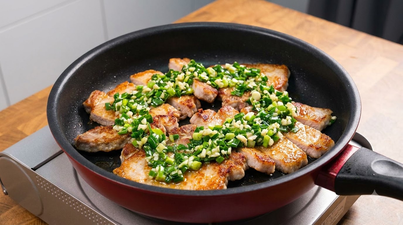 맛있는 소금 파기름 팬 프라이 돼지갈비